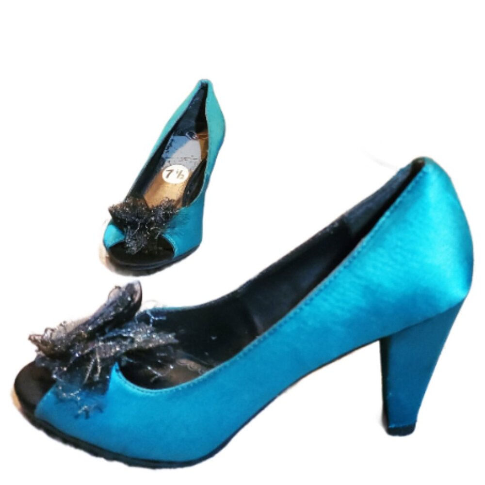 NEW Madeline Turquoise Blue Upper Silk Cover & Bow Stylish High Heel Pump SZ 7.5